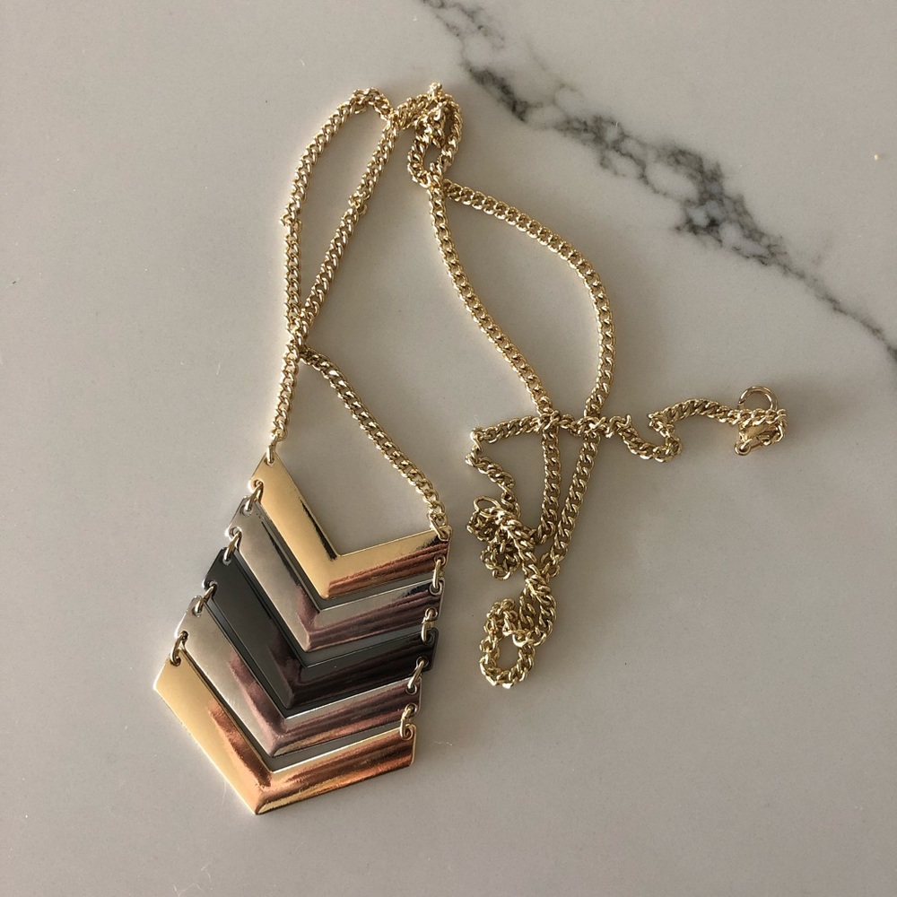 Arrow Necklace - Picture 2 of 2